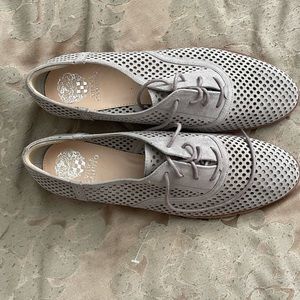 NWOB Grey Vince Camuto Lace ups sz 11